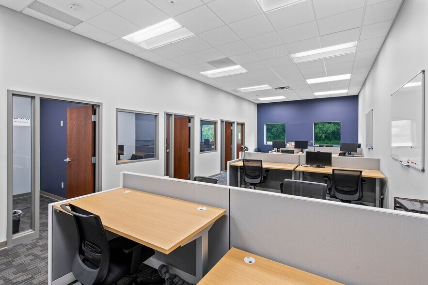 More Photos Of 940 S Hastings Ave, Saint Paul Park Office For Sale