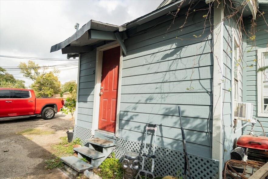 More Photos Of 13928 Bandera St, Houston Apartments For Sale