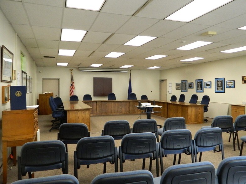 More Photos Of 1091 Broad St, Johnstown Office For Sale