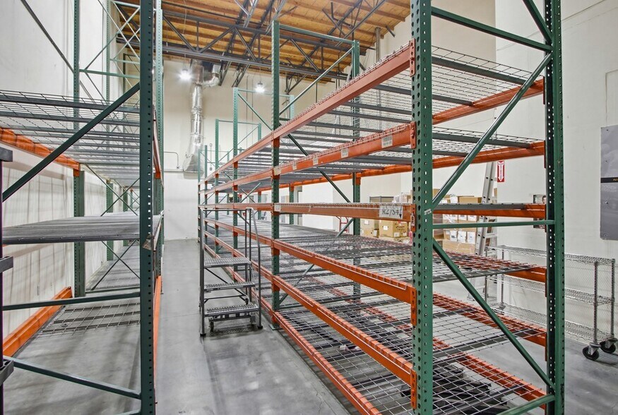 More Photos Of 1568 Lancaster Point Way, San Diego Flex For Sale