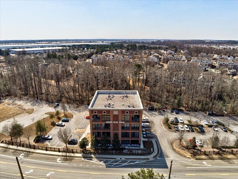 More Photos Of 2030 Avalon Pky, McDonough Office For Sale