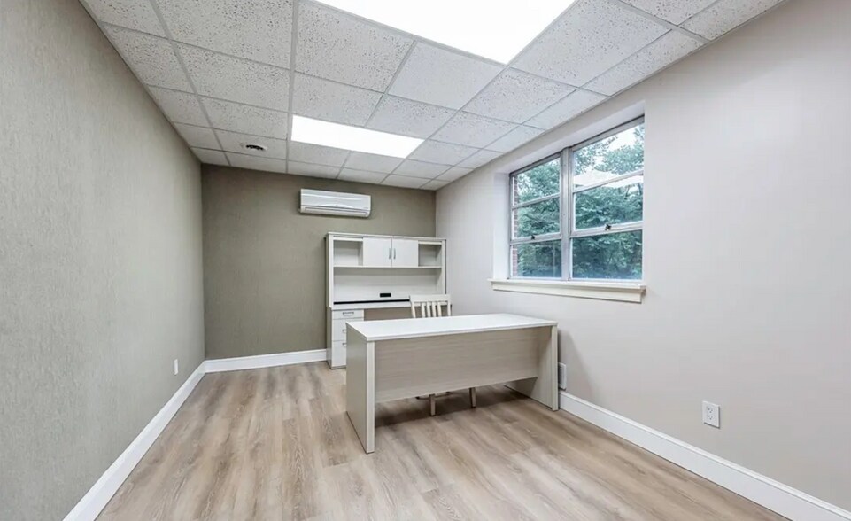 More Photos Of 16186 Beaverdam School Rd, Beaverdam Bank For Sale
