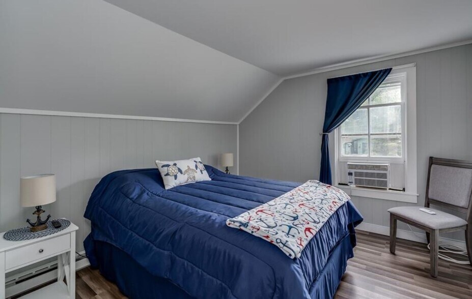 More Photos Of 16 Bethune St, Alexandria Bay Marina For Sale