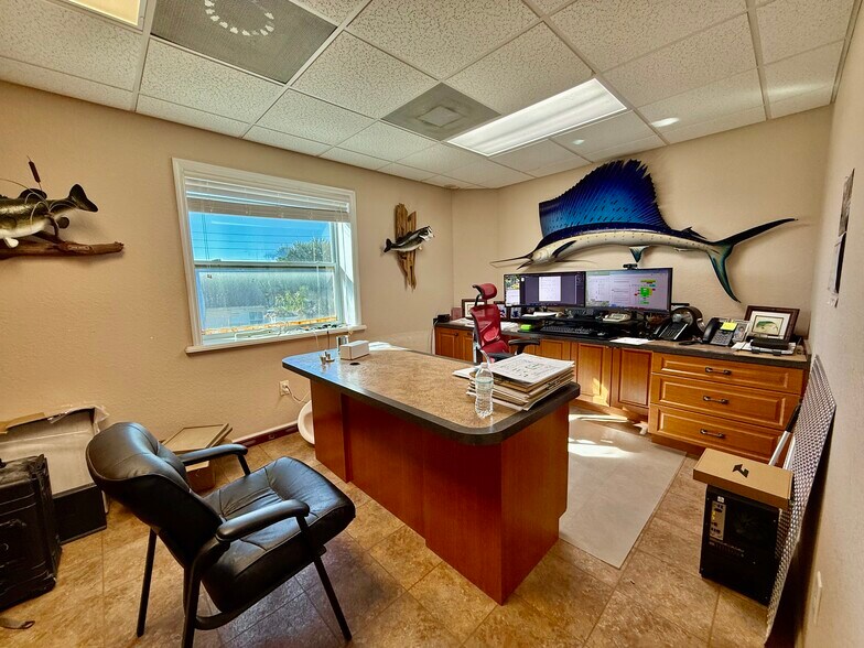 More Photos Of 2914 Kenilworth Blvd, Sebring Industrial For Sale