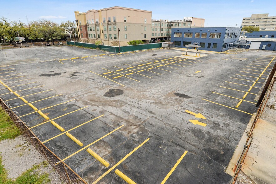 More Photos Of 3300 Gravier St, New Orleans Medical For Sale