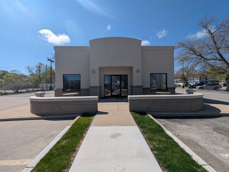 More Photos Of 816 E Front St, Traverse City Fast Food For Lease