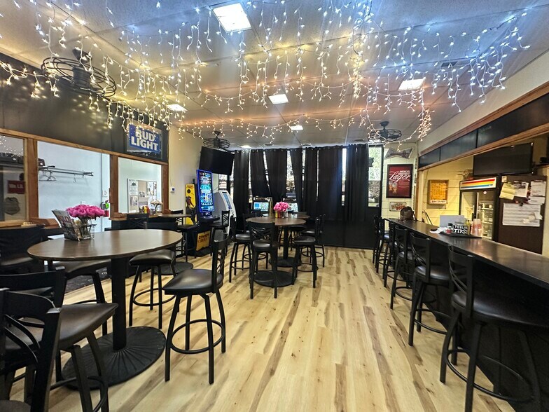 More Photos Of 918 Sage Ave, Kemmerer Sports And Entertainment For Sale