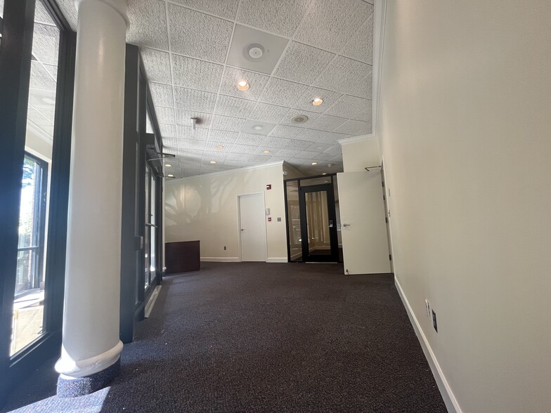 More Photos Of 4025 University Pky, Winston-Salem Unknown For Lease