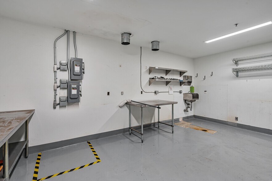 More Photos Of 1320 #1 9th St, Berkeley Industrial For Sale