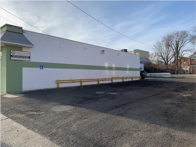 More Photos Of 2809 River Rd, Camden Medical For Sale