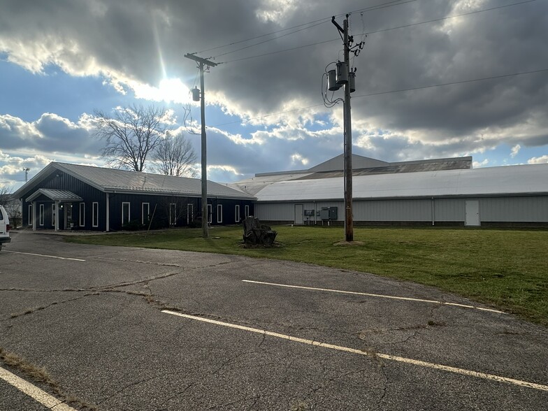 Primary Photo Of 57332 N Main St, Three Rivers Industrial For Lease