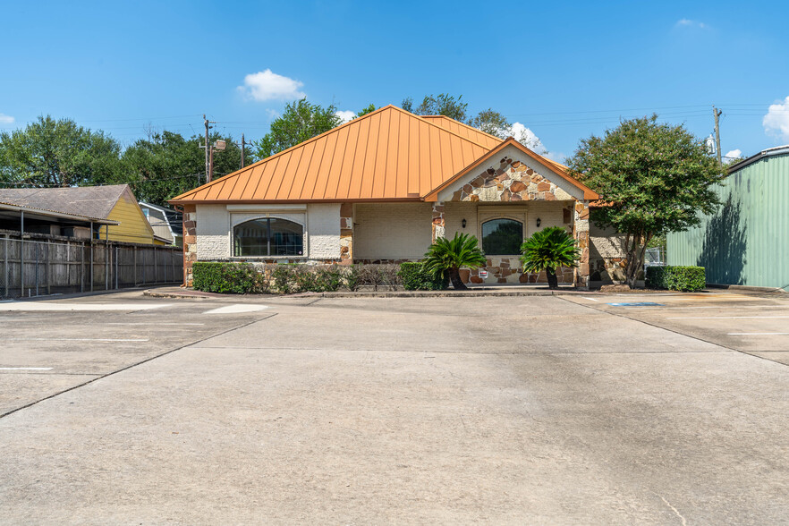 Primary Photo Of 3208 Broadway St, Houston Medical For Lease