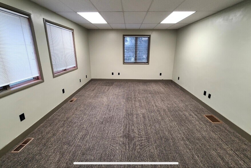 More Photos Of 601 E Seltice St, Post Falls Office For Lease