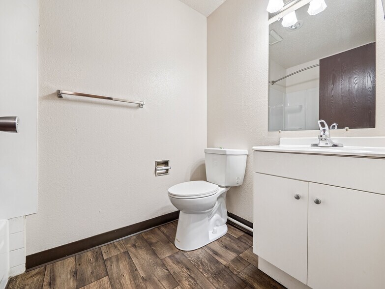 More Photos Of 127 Kensington Ave S, Kent Apartments For Sale