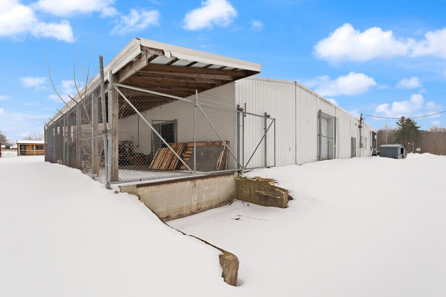 More Photos Of 677 S Cardinal Ln, Scottsburg Industrial For Sale