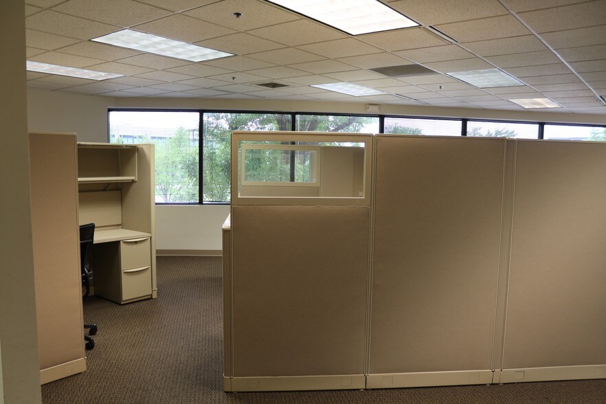 More Photos Of 3201 W White Oaks Dr, Springfield Office For Sale