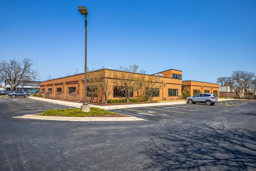 More Photos Of 505 E Golf Rd, Arlington Heights Office For Sale