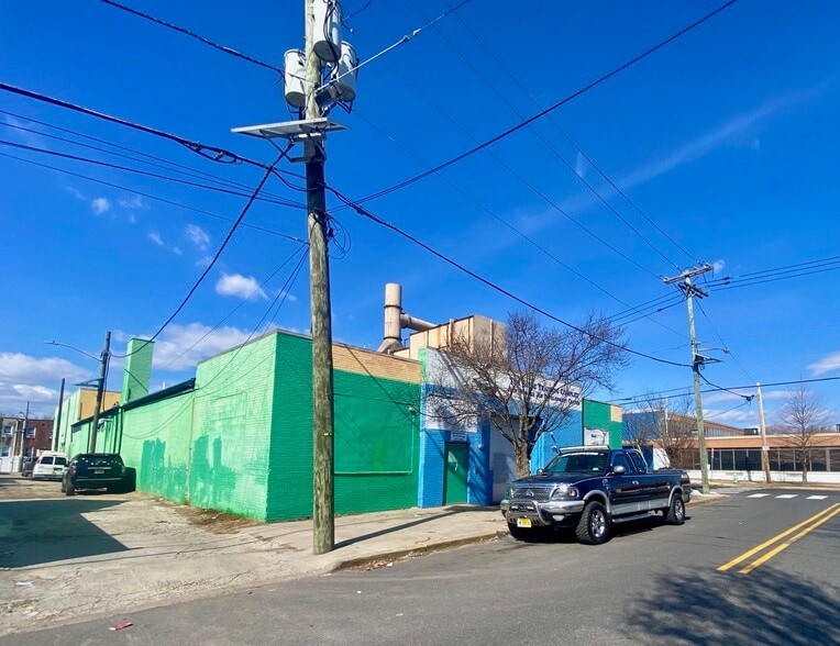 More Photos Of 925 N 8th St, Camden Service For Sale