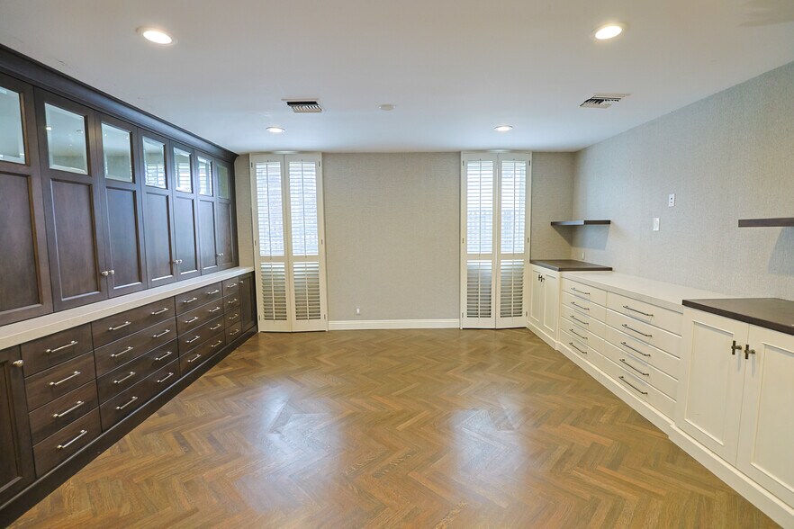 More Photos Of 908-910 N La Cienega Blvd, Los Angeles Storefront Retail Office For Sale