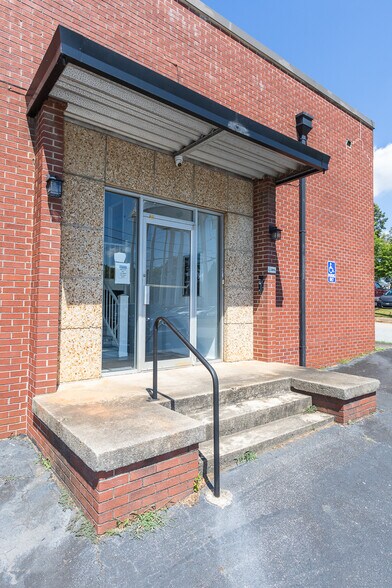 More Photos Of 210 N McDuffie St, Anderson Office For Sale