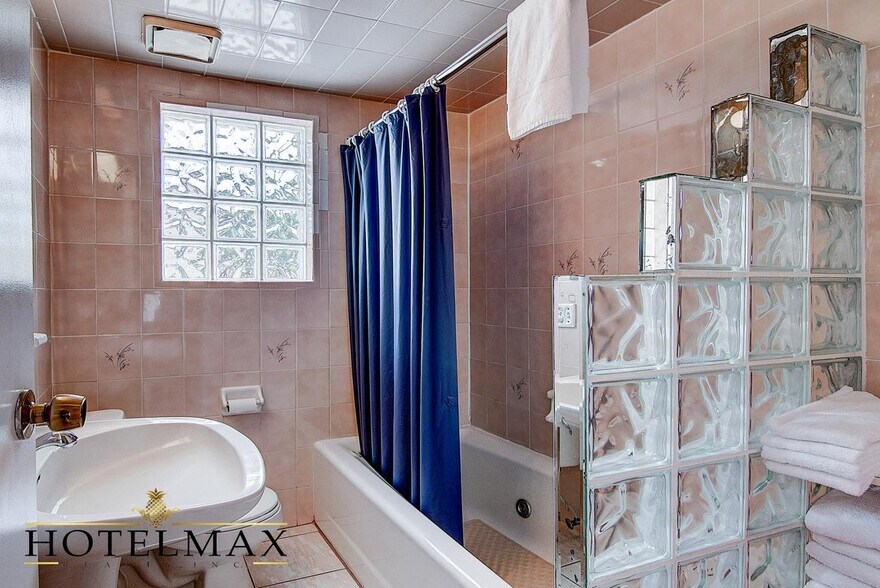 More Photos Of 653 Mandalay Ave, Clearwater Beach Hotel For Sale