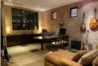 More Photos Of 4515 N Ravenswood Ave, Chicago Loft Creative Space For Sale