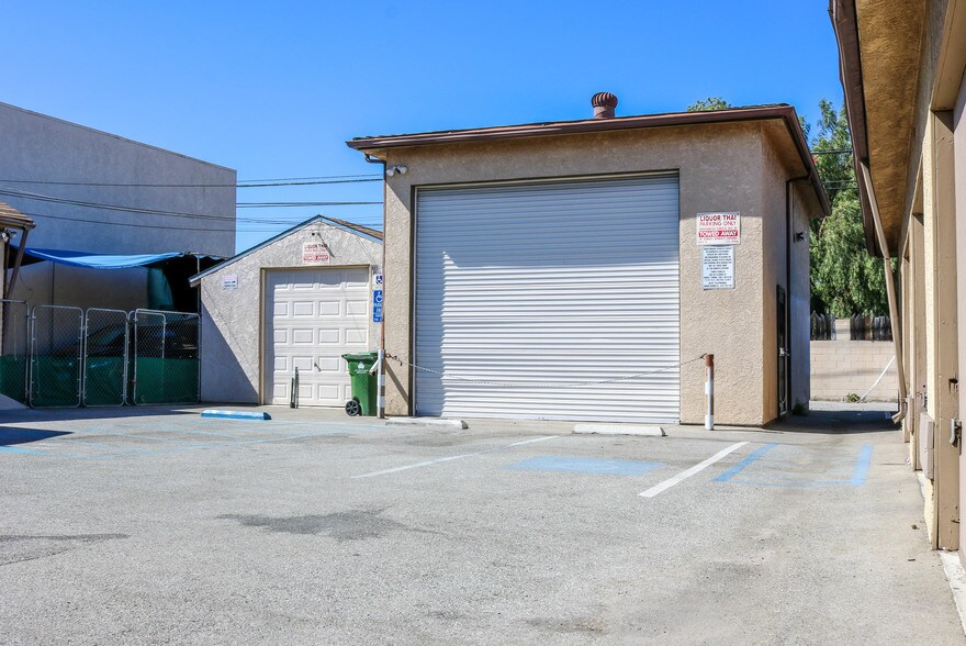 More Photos Of 1725-1733 Pacific Coast Hwy, Lomita Storefront For Lease