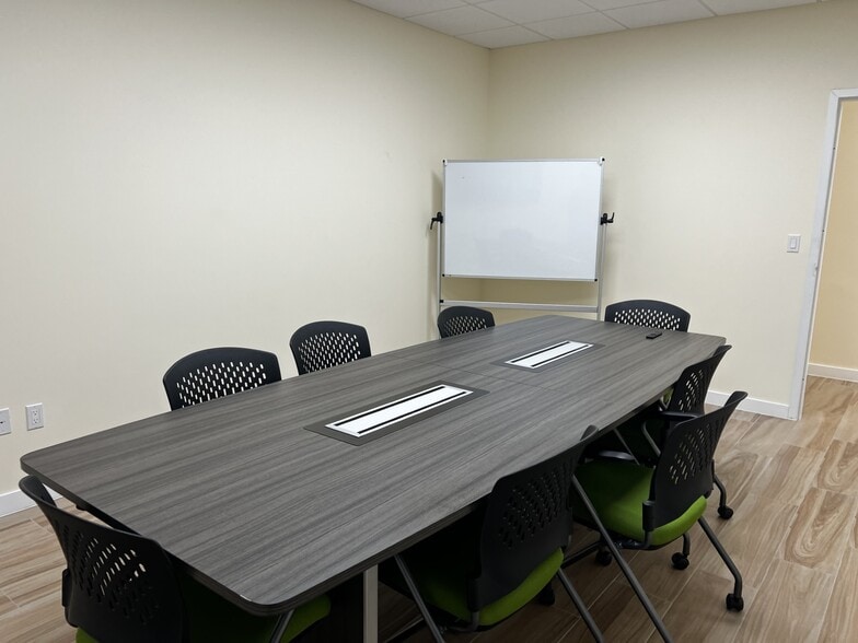 More Photos Of 35 SW 12th Ave, Dania Beach Distribution For Sale