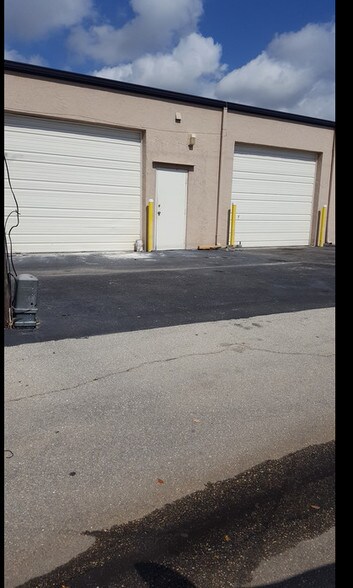 More Photos Of 1013-1017 SE 12th Ave, Cape Coral Industrial For Lease