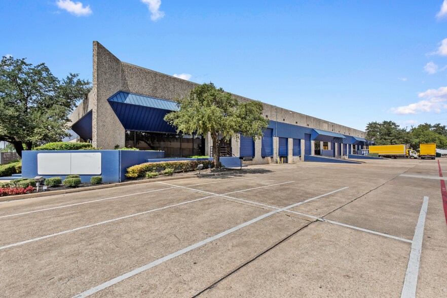 More Photos Of 6600 Long Point Rd, Houston Unknown For Lease