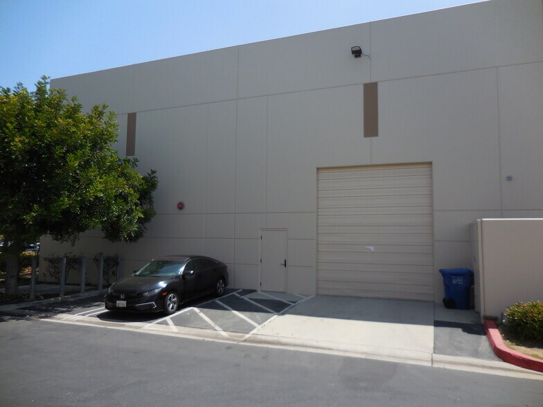 More Photos Of 19801 Hamilton Ave, Torrance Warehouse For Lease