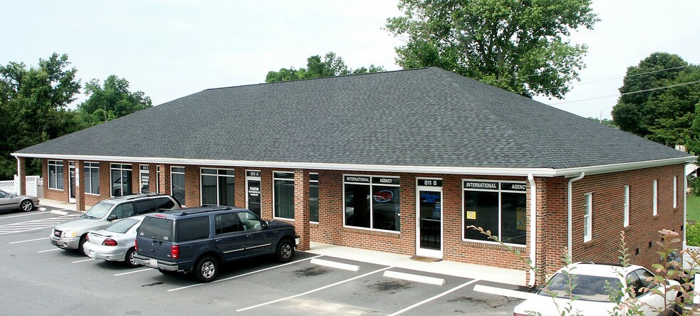 Primary Photo Of 811-813 S Oakland St, Gastonia Medical For Lease