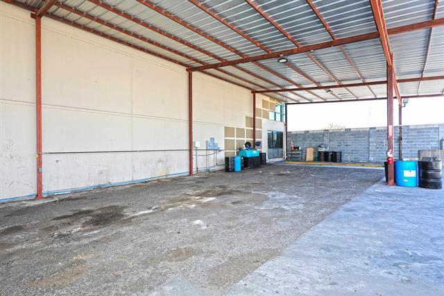 More Photos Of 301 Grand Central Blvd, Laredo Warehouse For Lease