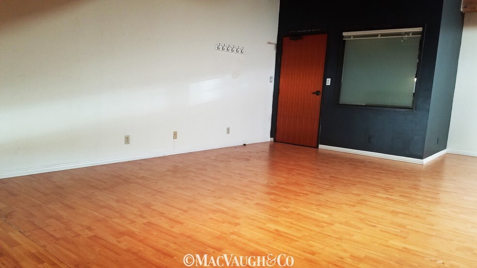 More Photos Of 300 S Raymond Ave, Pasadena Loft Creative Space For Lease