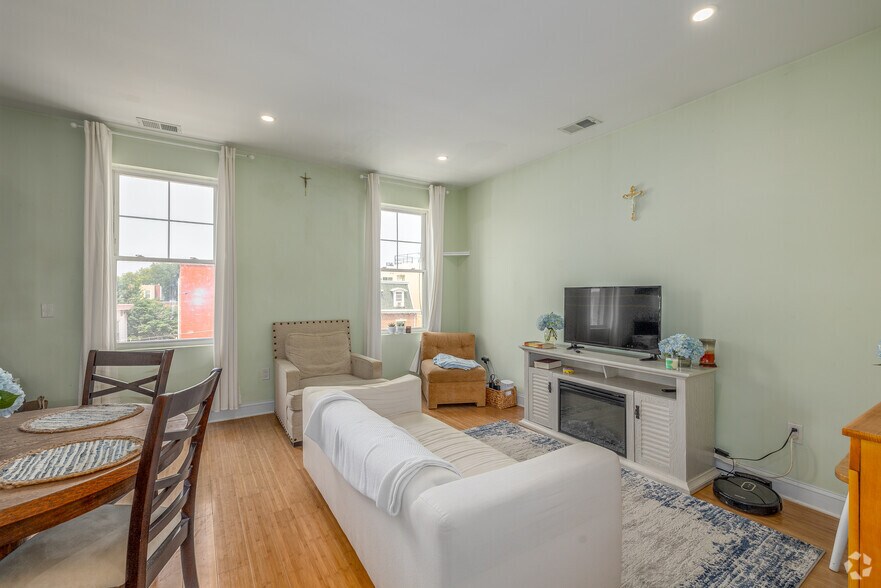 More Photos Of 327 N 40th St, Philadelphia Apartments For Sale