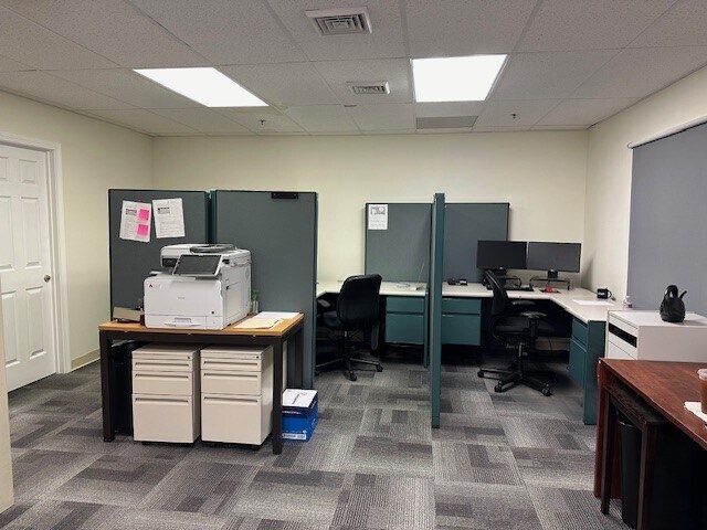 More Photos Of 66-68 Bridge St, Suffield Unknown For Lease