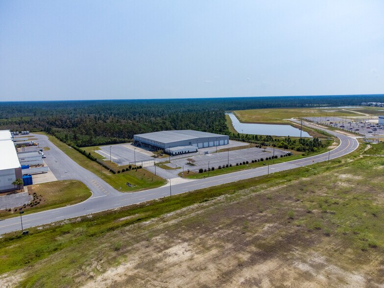 More Photos Of 7801 Commerce Blvd, Panama City Distribution For Sale