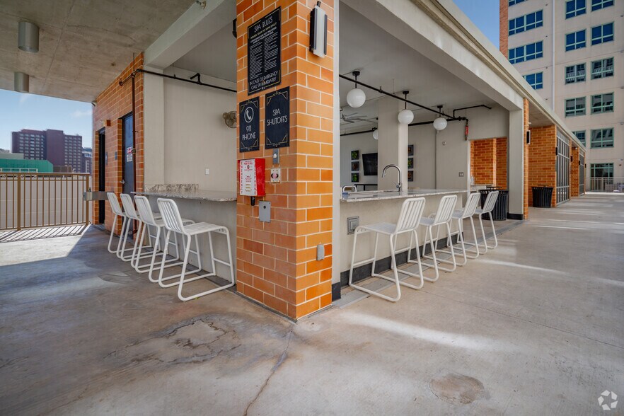 More Photos Of 100 N Santa Rosa St, San Antonio Apartments For Lease