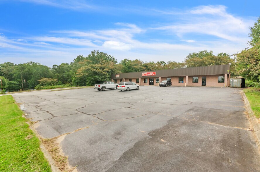 More Photos Of 3004 E North St, Greenville Freestanding For Sale