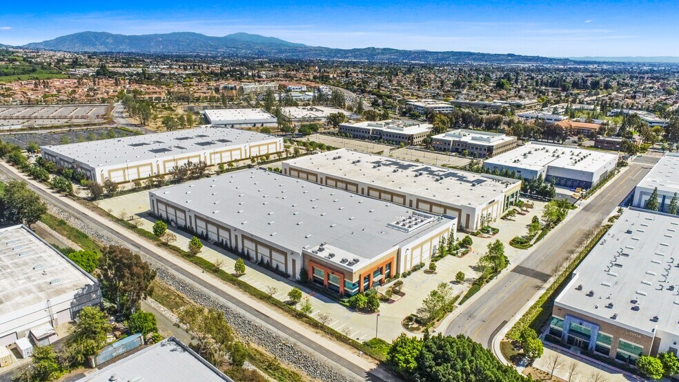 More Photos Of 408 Saturn St, Brea Warehouse For Lease