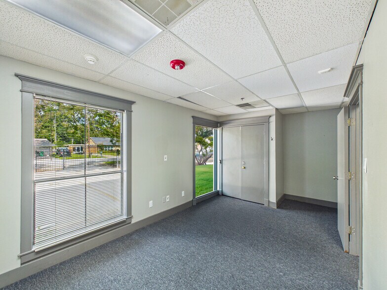 More Photos Of 25222 Glen Loch Dr, Spring Coworking Space