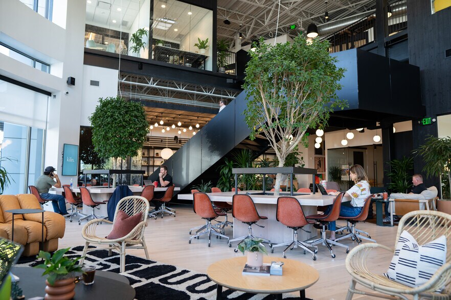 More Photos Of 1801 E Camelback Rd, Phoenix General Retail For Lease