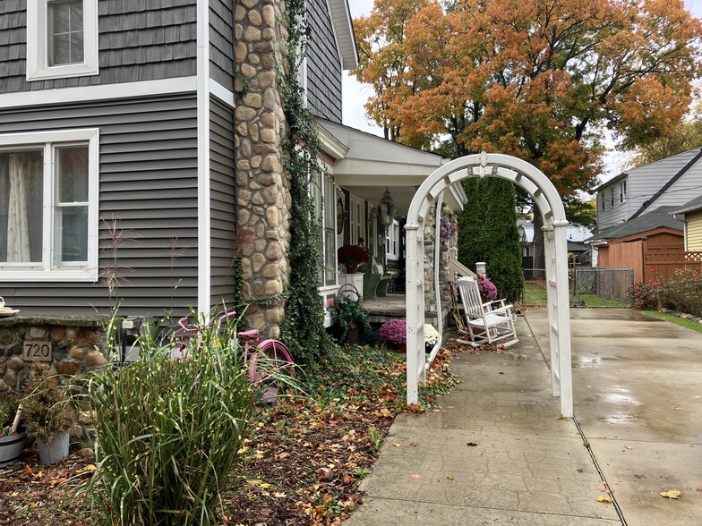 More Photos Of 720 Saint Clair St, Lapeer Apartments For Sale