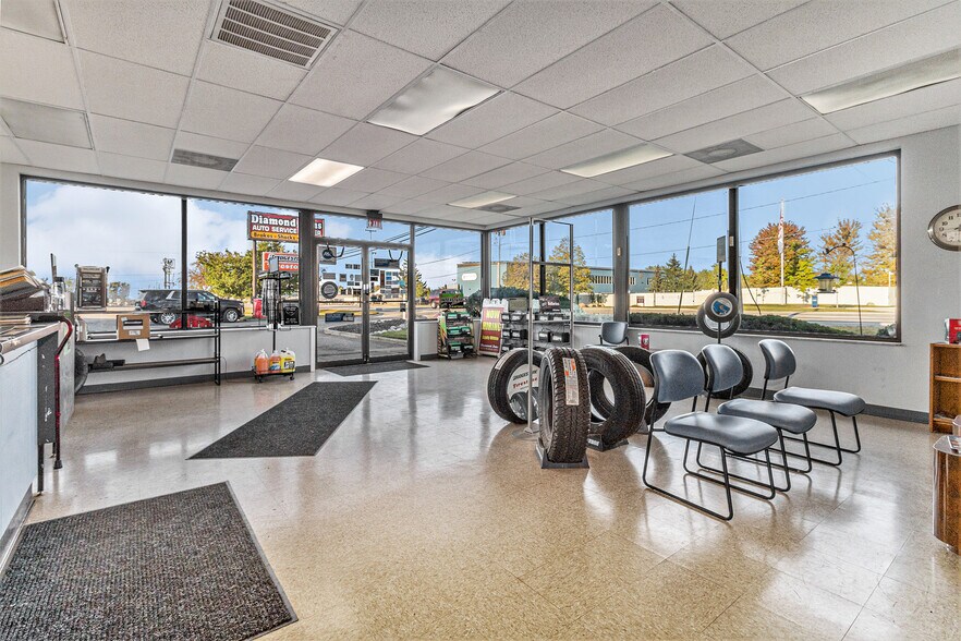 More Photos Of G4112 S Dort Hwy, Burton Auto Repair For Sale
