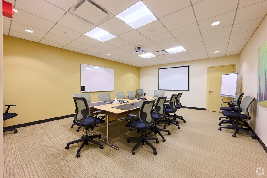 More Photos Of 150 Verona St, Rochester Office For Sale