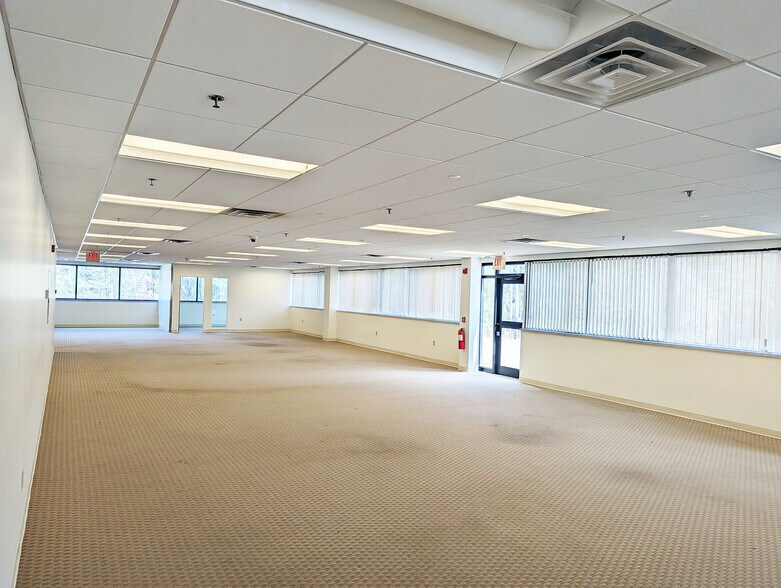 More Photos Of 15 N Southwood Dr, Nashua Office For Sale