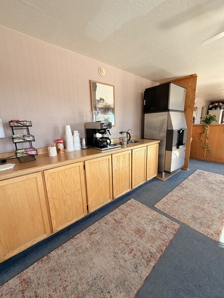 More Photos Of 380 W Main St, Escalante Hotel For Sale