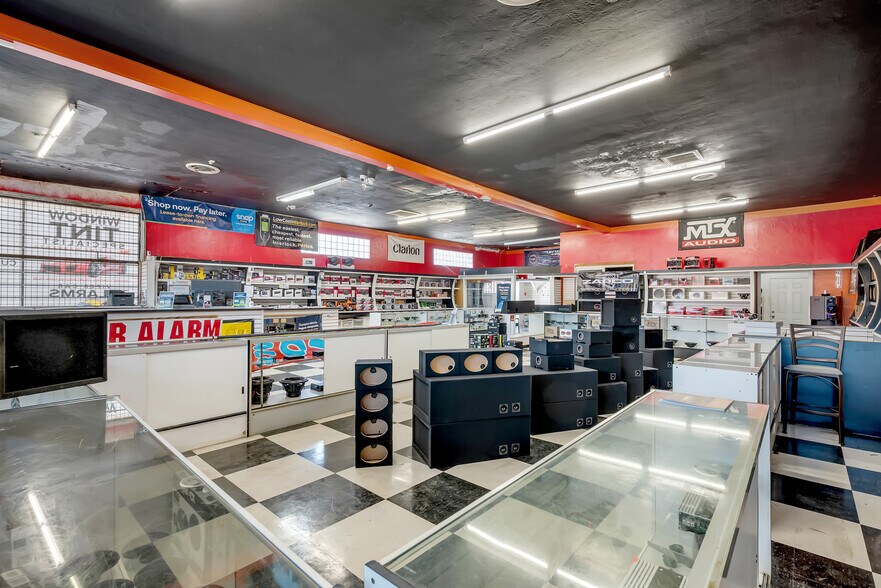 More Photos Of 200 N Cherokee Ln, Lodi Storefront For Sale