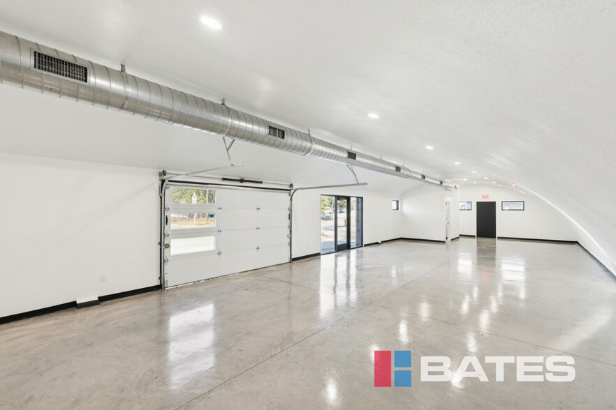 More Photos Of 1402 Fort Worth Ave, Dallas Freestanding For Lease