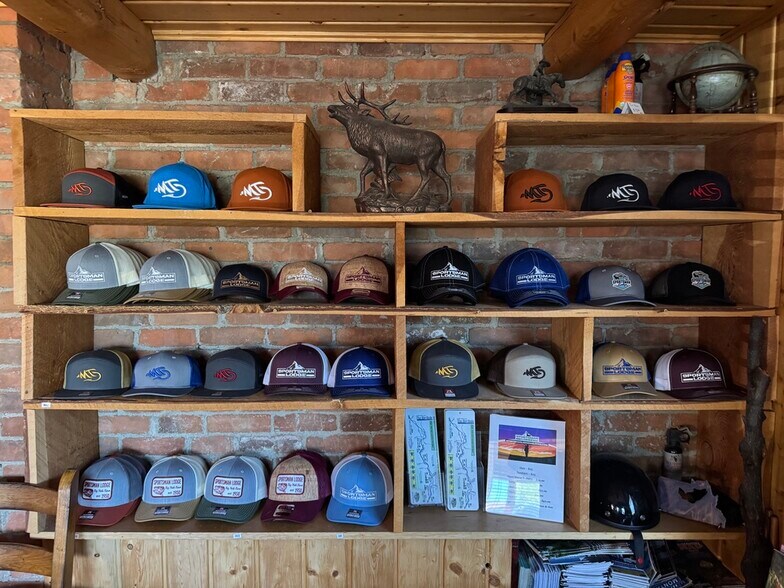 More Photos Of 540 N Main St, Melrose Hotel For Sale